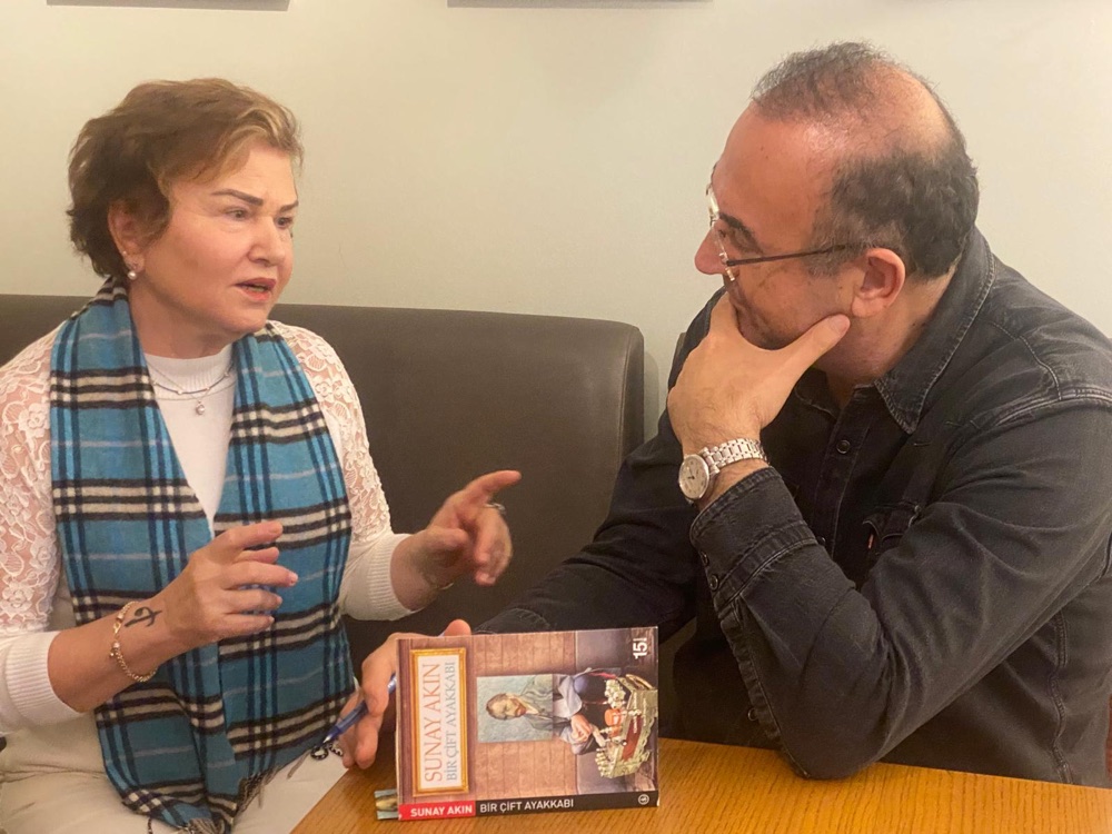 Yazarla söyleşi anı